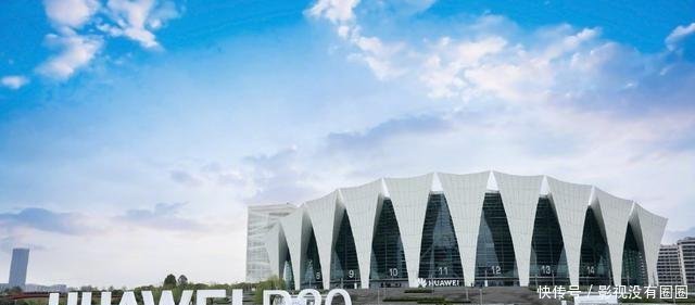 华为P30 Pro国内发布超强四摄拍照旗舰,国行售