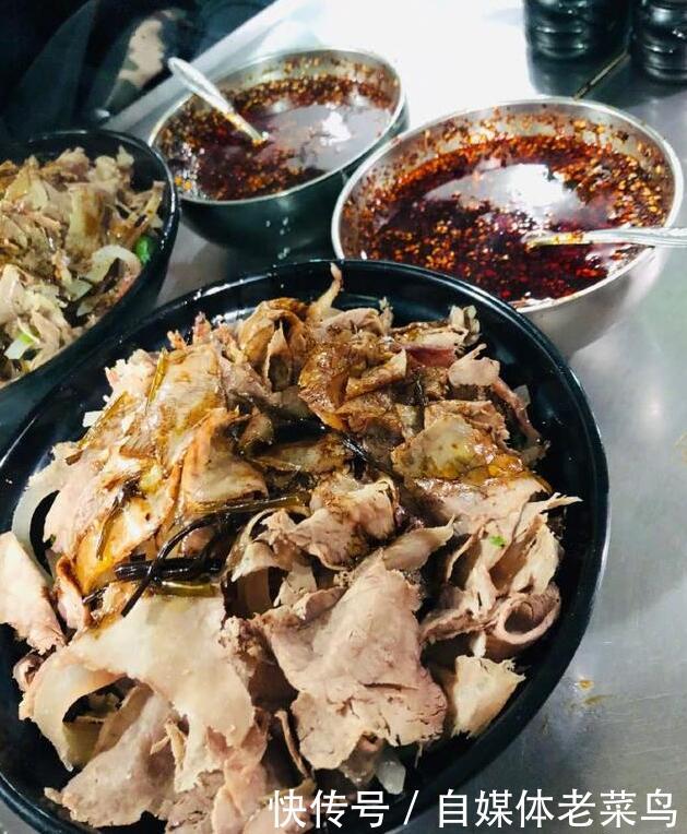 林更新吃饭被吐槽,吃虾竟然还吃虾壳,幽默回答