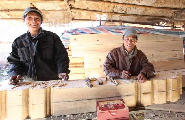 农民的辛酸:60多岁还要外出打工,什么时候才能真正“退休”?