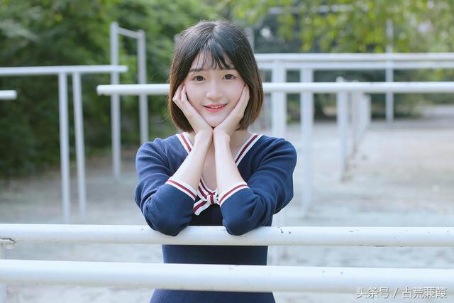 往事依稀浑似梦,都随风雨到心头