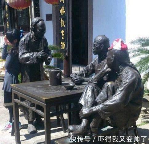 开心一刻笑话:儿子很粗心,做作业时,相同的错误