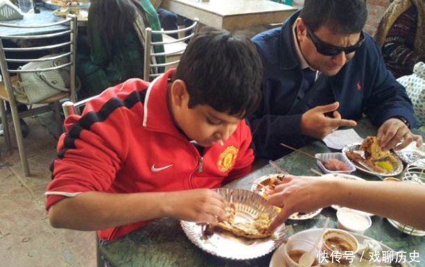 中国人移民印度不到一个月,全部吵着要重回中