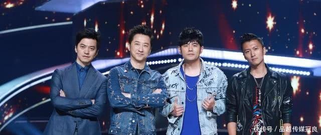 44岁李健全家福, 小5岁妻子是清华博士, 结婚2