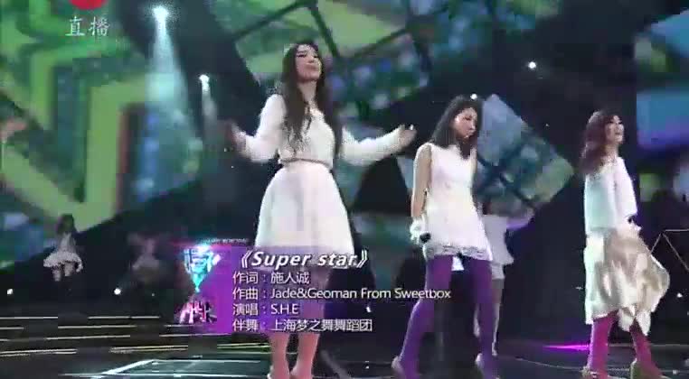 美女菲儿一首《一壶老酒》,真是实力唱将-视频