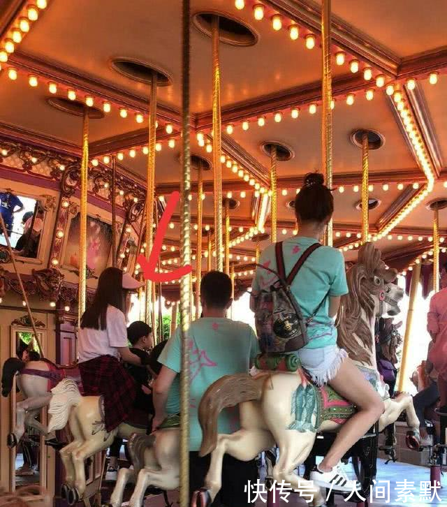 黄晓明全家出游,杨颖化身带娃小能手,儿子小海