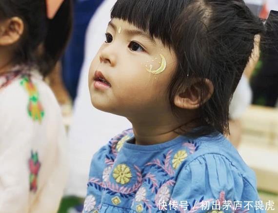 贾静雯下载表情萌照,大眼萌动如小仙女,波女儿包游炫舞大全手图片qq分享图片