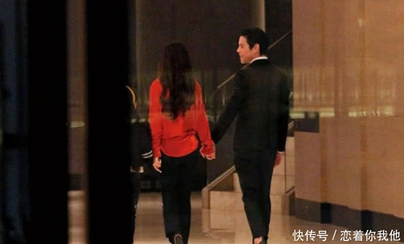 向佐和郭碧婷订婚宴照片甜蜜曝光,手上的钻戒