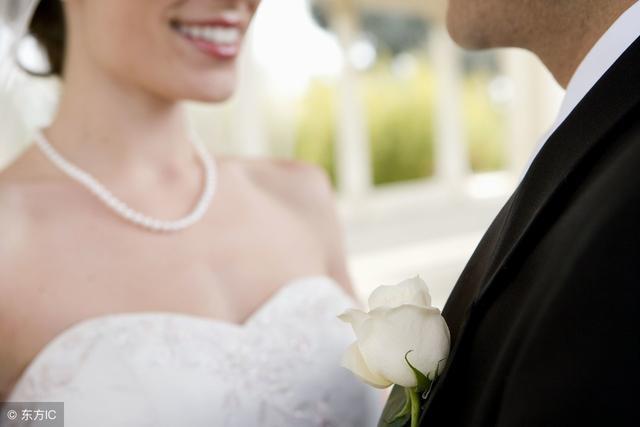 婆婆让我出钱给小叔结婚,我提出让小叔改叫我“妈”,她放声大哭