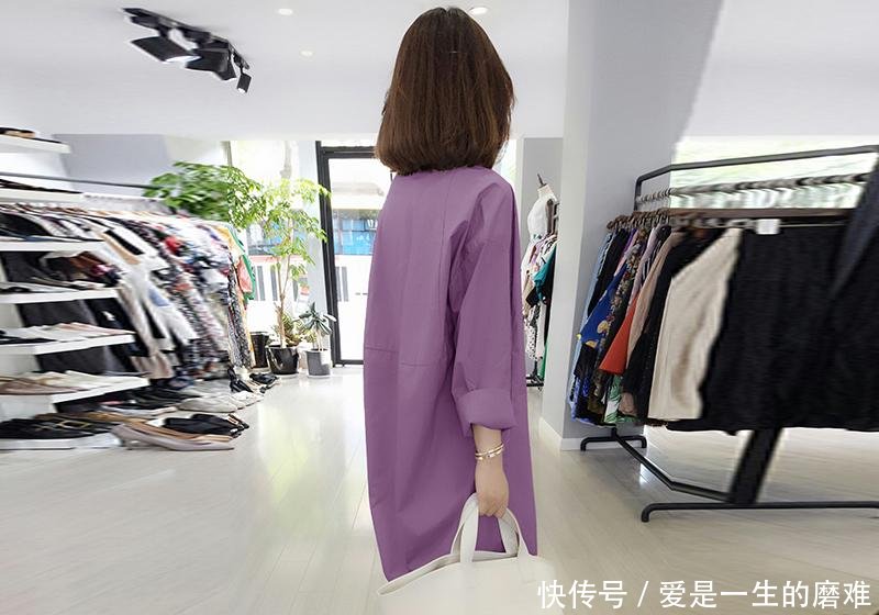 这种薄风衣一出来,48岁老婆一下买3件,不吹,洋