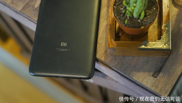 小米Max 3提前上手:AI双摄柔光自拍 王者荣耀刺