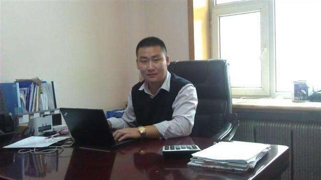 销售经理做假账,我向老板举报,老板却把我开除