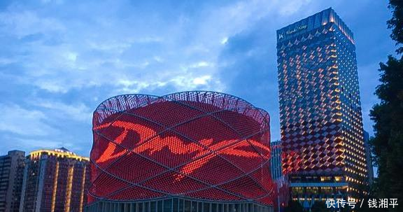 DNF经典语录登陆六城地标 十周年唤起800万勇