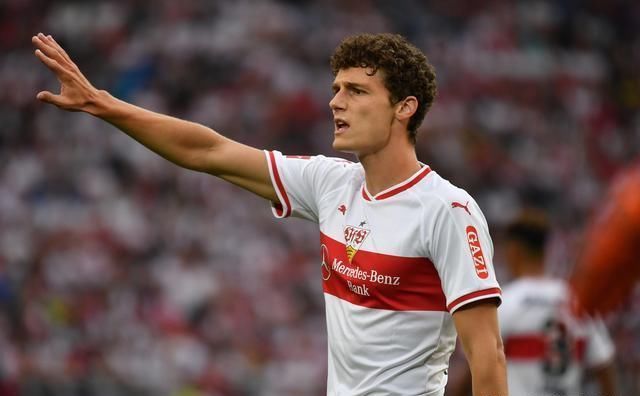 官方:拜仁签下法国后卫帕瓦尔 转会费3500万欧