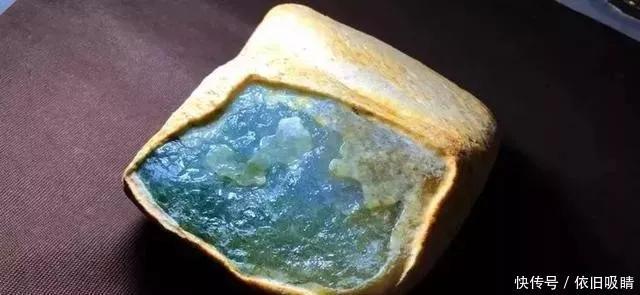 一块大马坎翡翠赌石,爽爆三彩福禄寿,可谓是翡翠界的娇楚美娘! pp王者电子