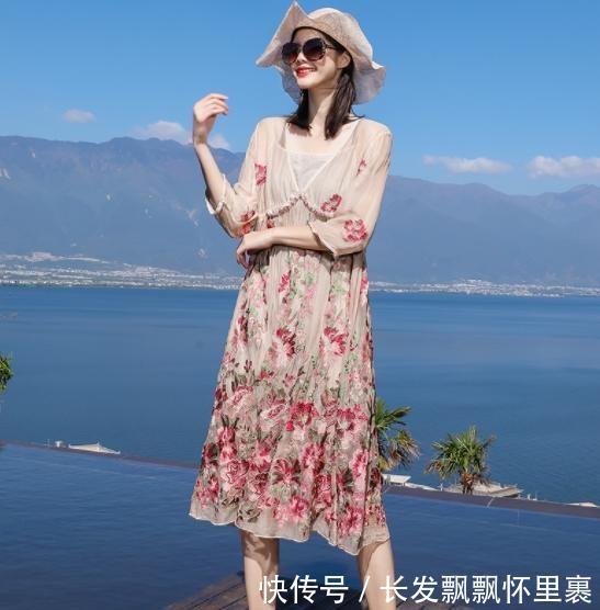 上了年纪的妈妈,选对衣服款式更重要,衬肤白显年轻 诚博娱乐注册