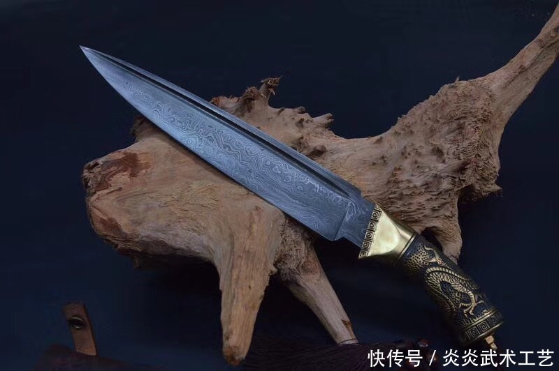 纯手工户外刀 手工雕刻纯黄铜手柄 百炼花纹钢