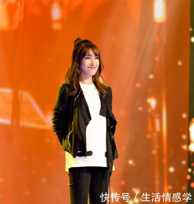 秦海璐时尚搭配,率性干练,知性优雅,气场十足,潮