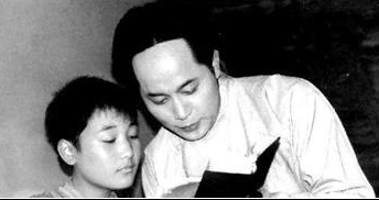 他是毛主席逝世时唯一的儿子,一生没享受任何特权,毛主席临终一