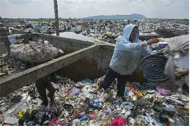 世界上最大的垃圾场,3000多人靠它生存