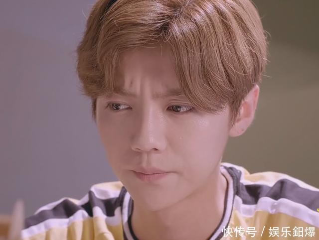 《甜蜜暴击》鹿晗游泳,衣服也穿太多了吧?网友