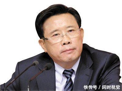 他是差点成为老师的中国首富，把挖掘机卖到全世界身价超过700亿