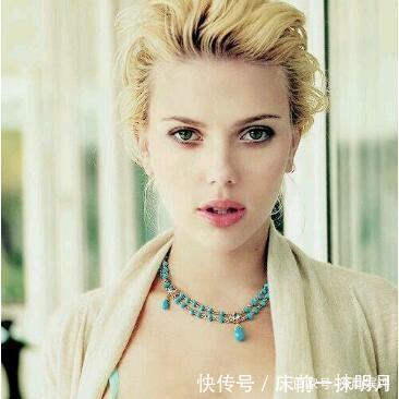 斯嘉丽成首个百亿女演员,曾有不雅照风波,中国