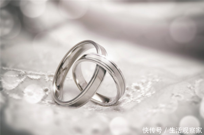 母亲从老家带来袋腊肉,婆婆转身丢进垃圾桶,我捡回来后全家懵了