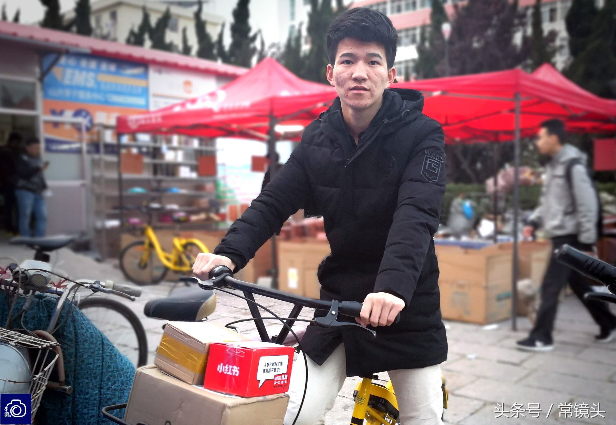 山东在校大学生开公司专替人跑腿取快递,每件