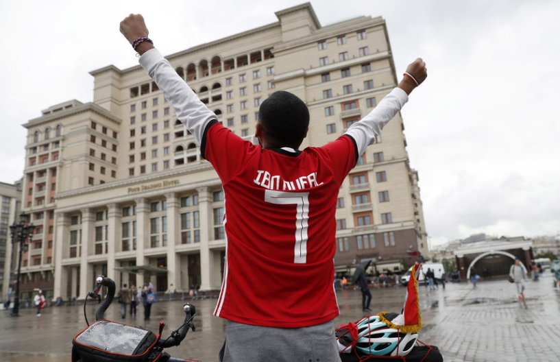 埃及球迷从开罗踏上世界杯朝圣之路,骑行7000
