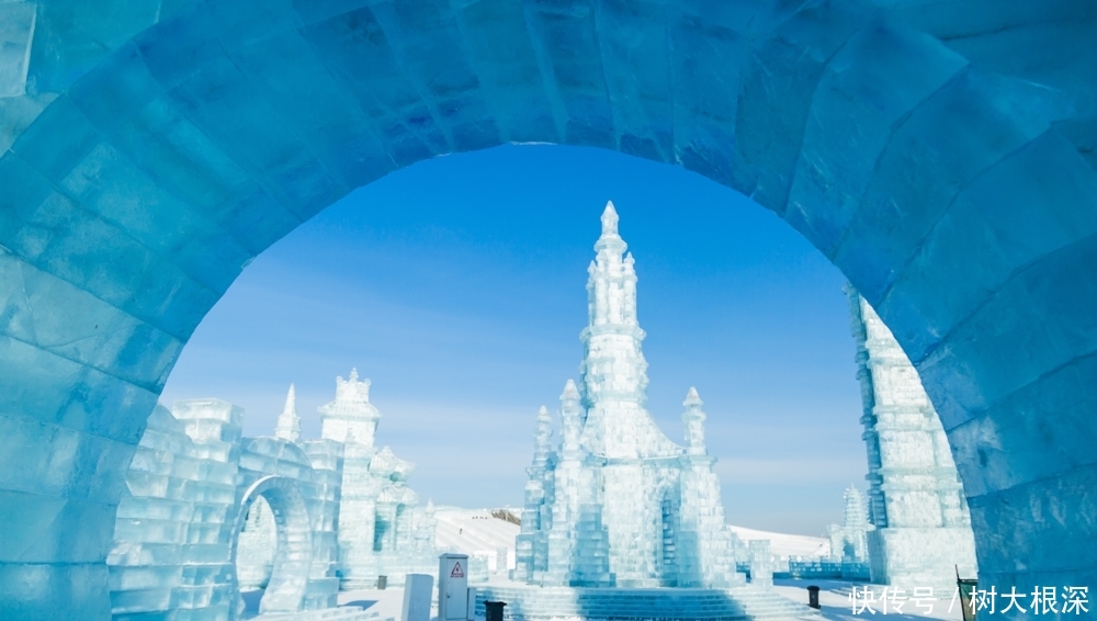 哈尔滨冰雪大世界门票330元,南方游客:不会是
