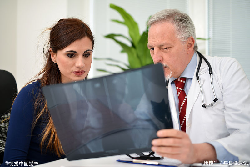 尿酸多少算正常?哪些因素会诱发痛风发作?_【