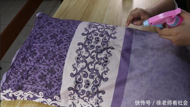 枕头用久了,上亿只螨虫陪你睡,教你一招,一辈子