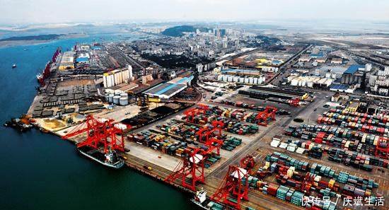 货轮过马六甲海峡,一次要收费多少今天算是长