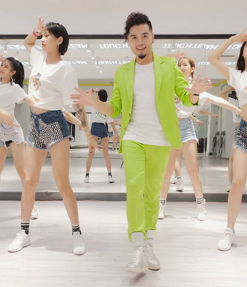 萧全创作演唱国民神曲《海草舞》官方舞蹈版MV首发(图4) 萧全创作演唱国民神曲《海草舞》官方舞蹈版MV首发(图4)