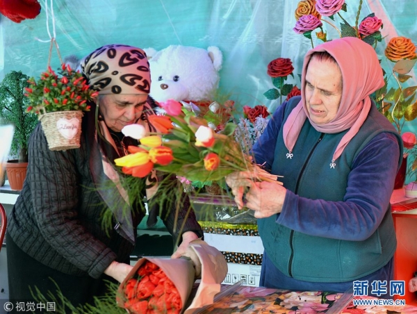 迎\＂三八\＂国际妇女节 俄花卉市场现销售热潮