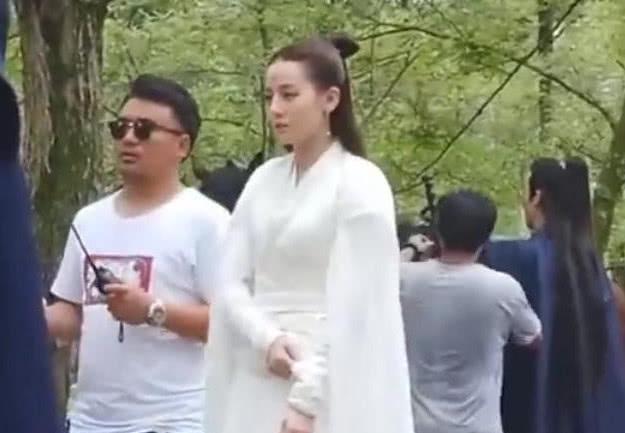 《枕上书》路透迪丽热巴造型遭群嘲,白浅带阿