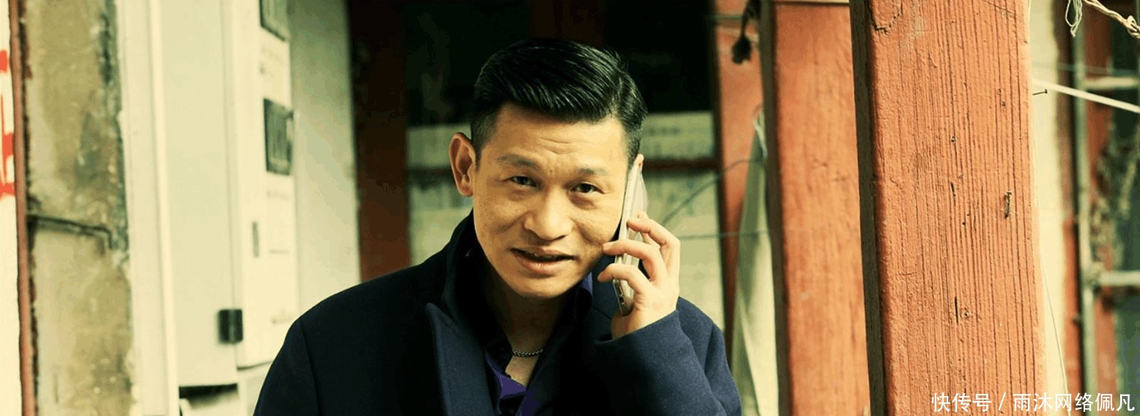 父母劝他去考公务员, 他却选择了当演员, 如今出