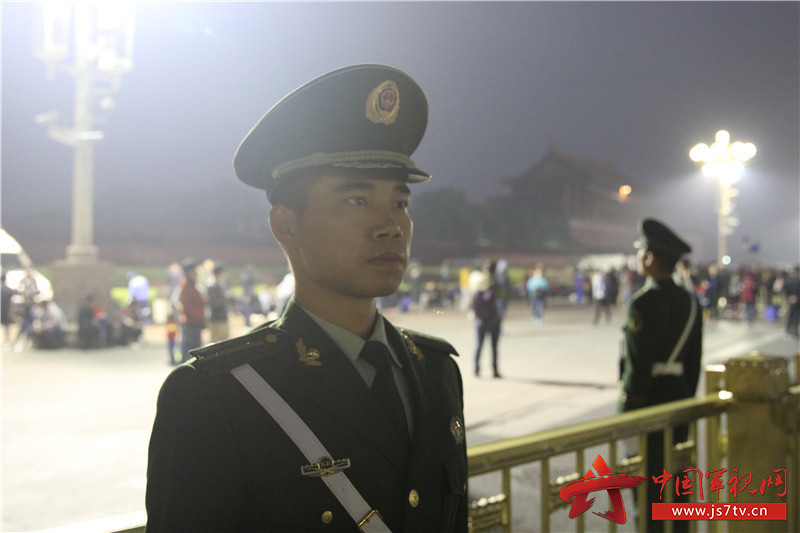 【诗歌】最美不过烟火下的哨兵