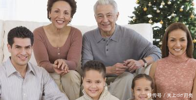 公婆有退休金,每月却还催我们给生活费,生完孩