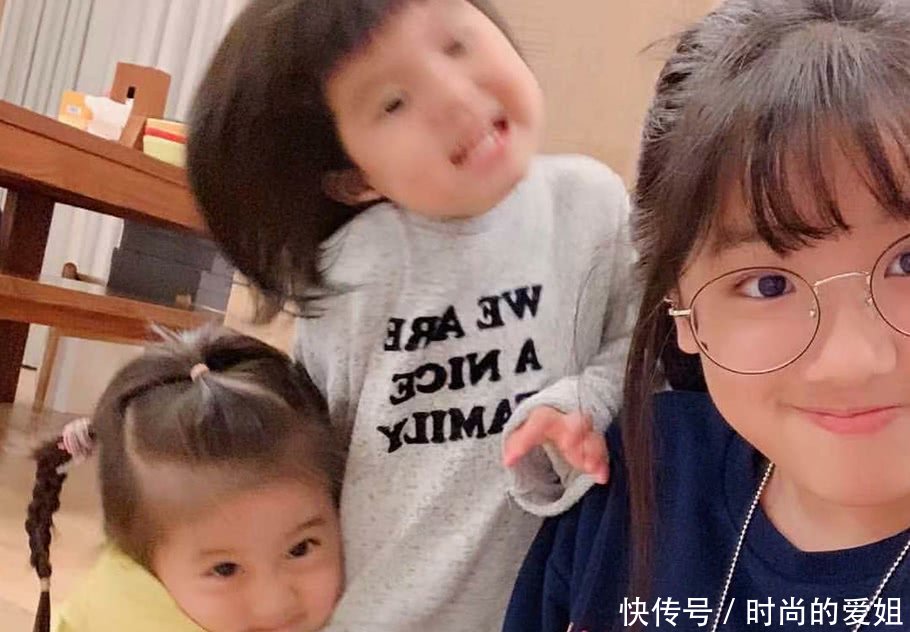家人晒与眼睛表情包馆长模仿,舅舅好美,舅妈合照图片