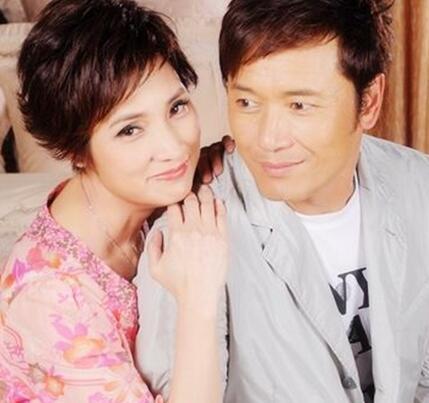 说起苗侨伟的妻子戚美珍,大家也都熟悉,她