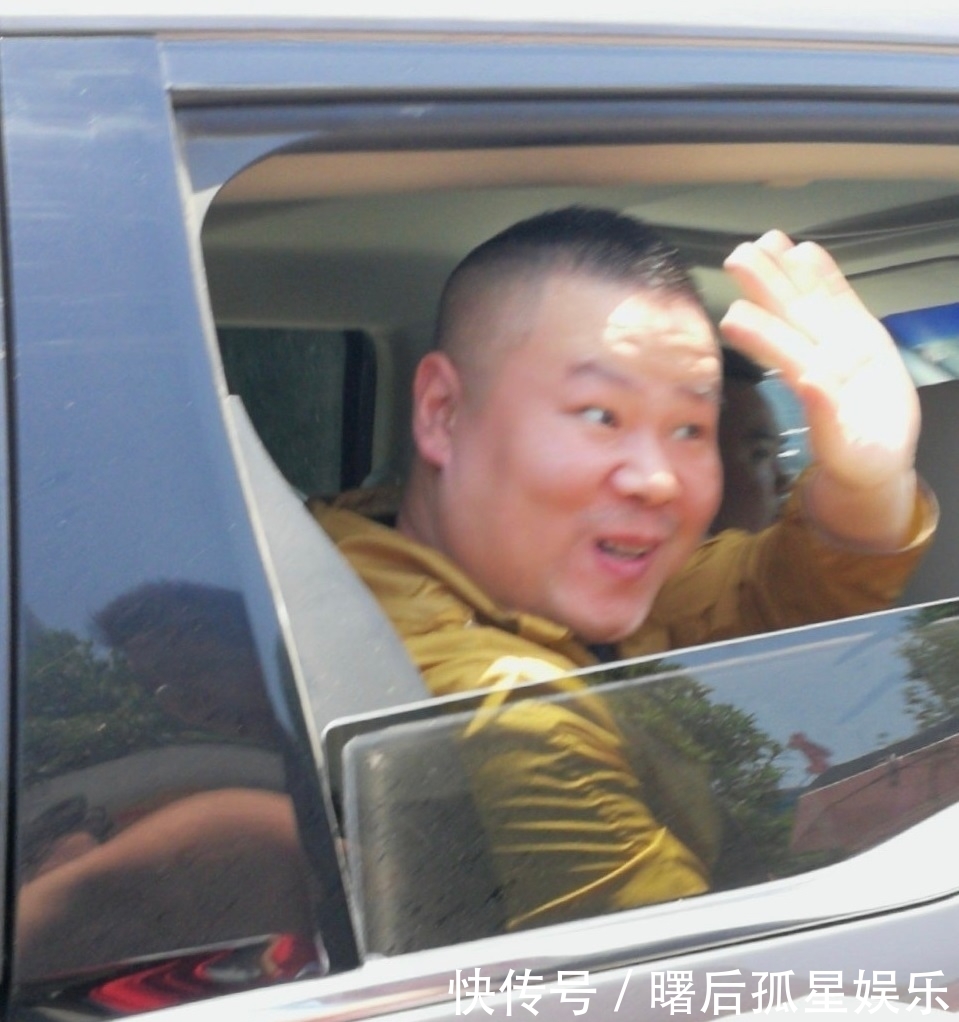 身录视角被偶遇,图片表情下他简直是表情本最讨厌情人节路人节目图片