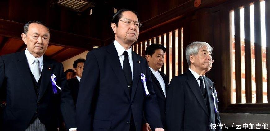 今天日本投降73周年, 安倍晋三又为靖国神社捐