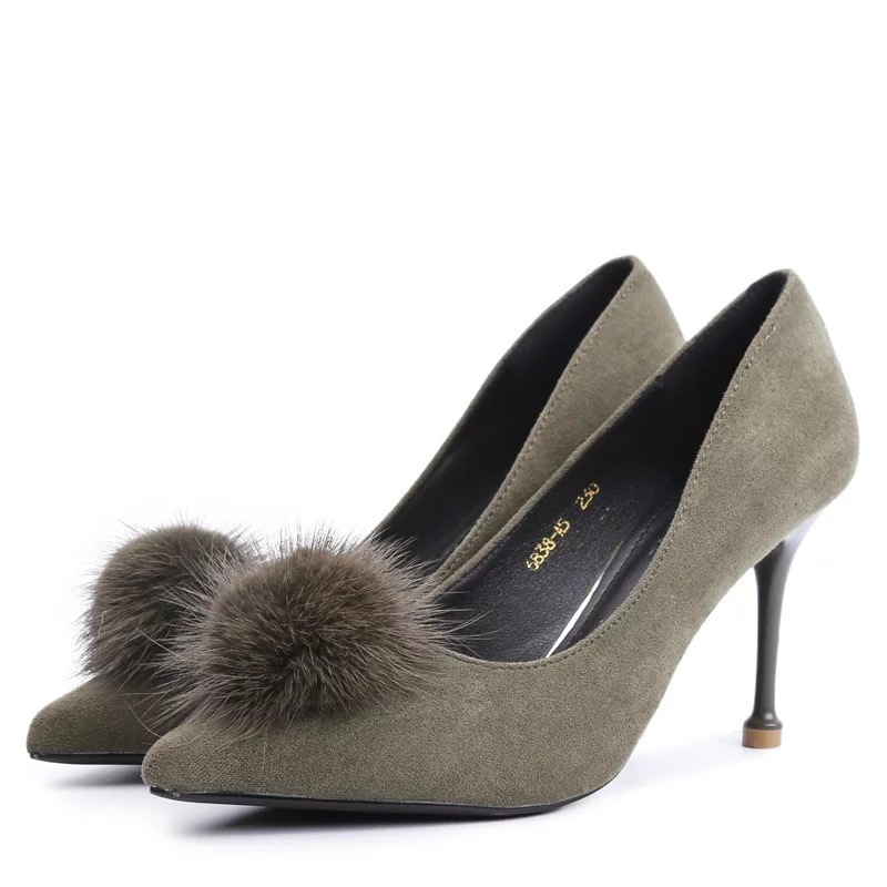 带小毛球的高跟鞋,性感又可爱