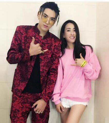 马苏人设崩塌之后，再来看马苏与圈内好友合照怎么就这么怪呢?