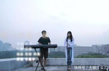 华晨宇的一首《烟火里的尘埃》被她唱火了,她