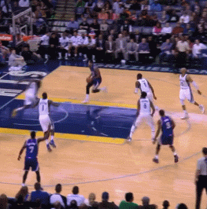 威利考利斯坦双手隔扣大黑熊兰多夫!