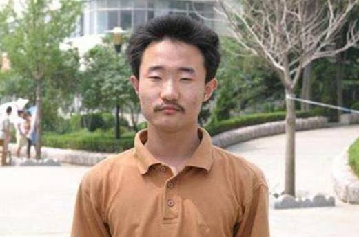 此人高考成绩749分,仅差一分满分,堪称中国高