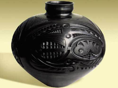 中华黑陶工艺源于古老的河姆渡文化,大汶口文化和龙山文化,已有七千多