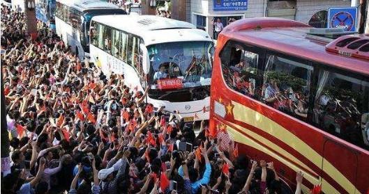 她14岁以750分考入清华,创造中国高考神话,现